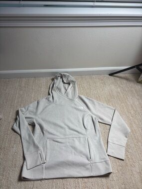 The North Face Women’s Lightweight Hooded Pullover - Light Gray